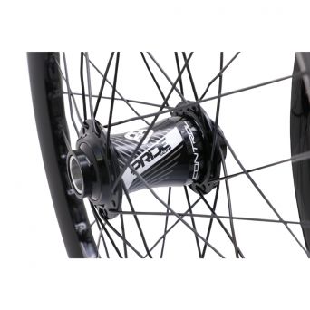 Roues 20" (406) Pride Wave Gloss Black / Pride Control 15mm - Black