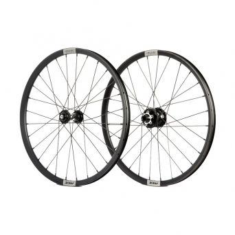 Roues 20" (451) Pride Control V2 Black 15mm - Helium M21 Disque